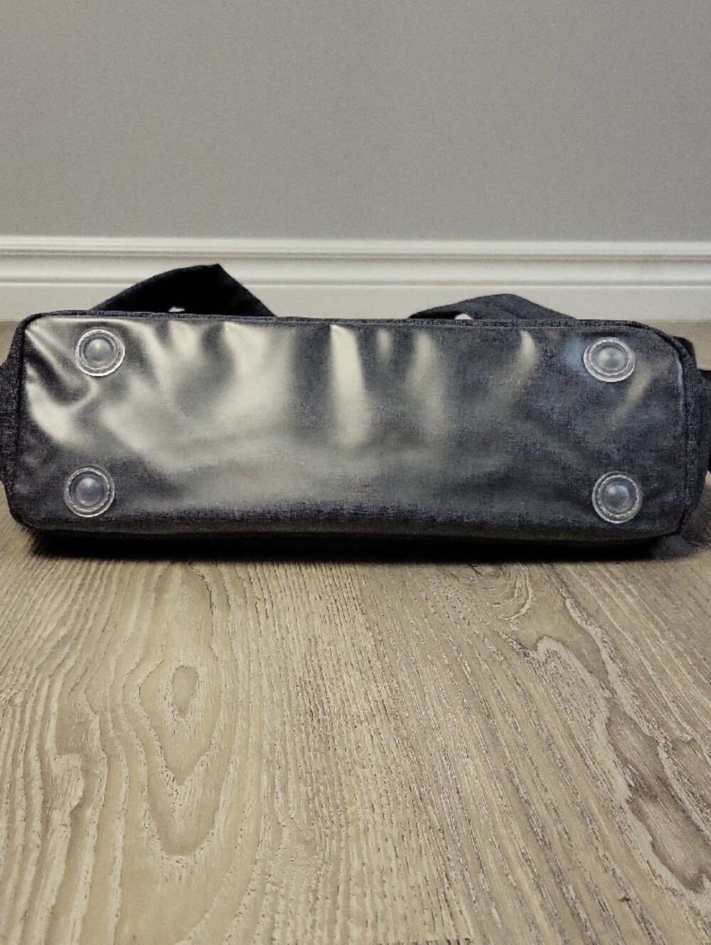LUG Convertable Tote/Backpack Bag - Picture 10 of 12